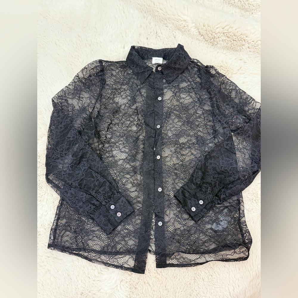 WILFRED Fleur Blouse
Lace sheer button-up blouse - Picture 7 of 8